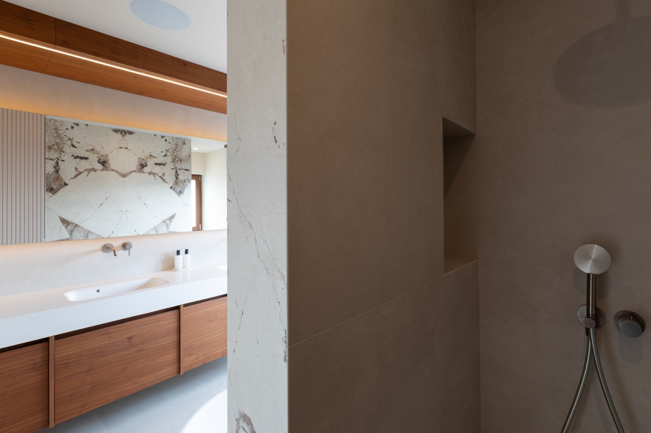 Open-plan living with TV wall