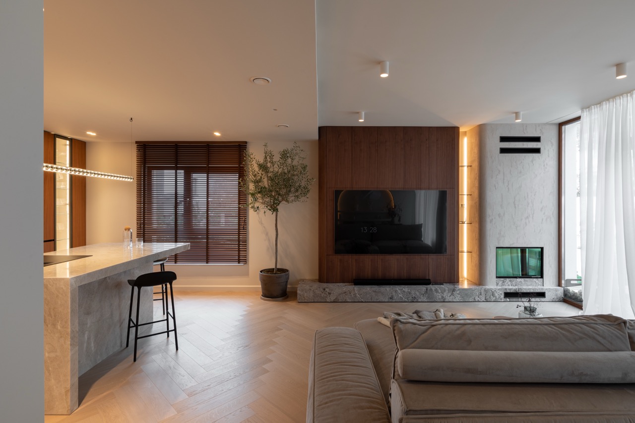 Living area with view towards the covered pergola